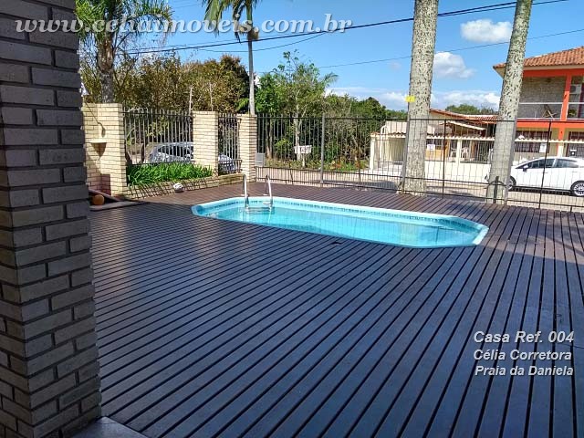 Deck e piscina