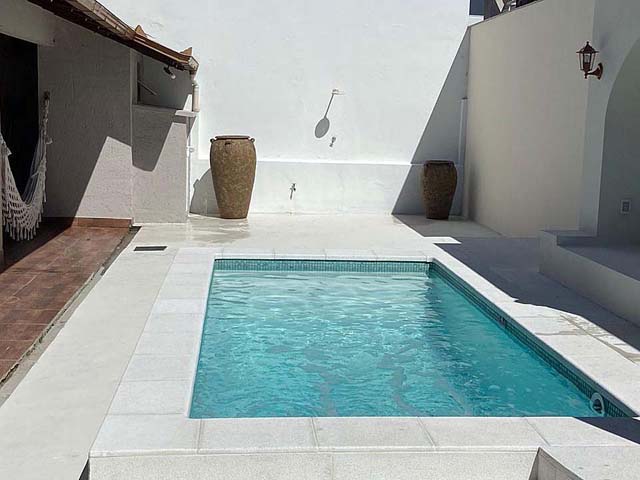 Piscina e ambiente da churrasqueira