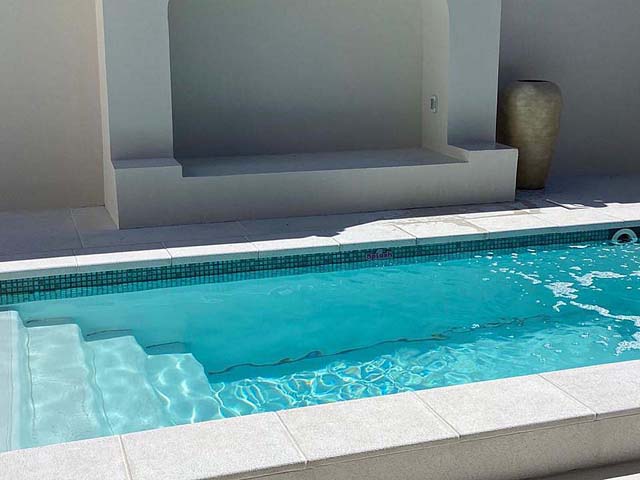Piscina e ambiente da churrasqueira