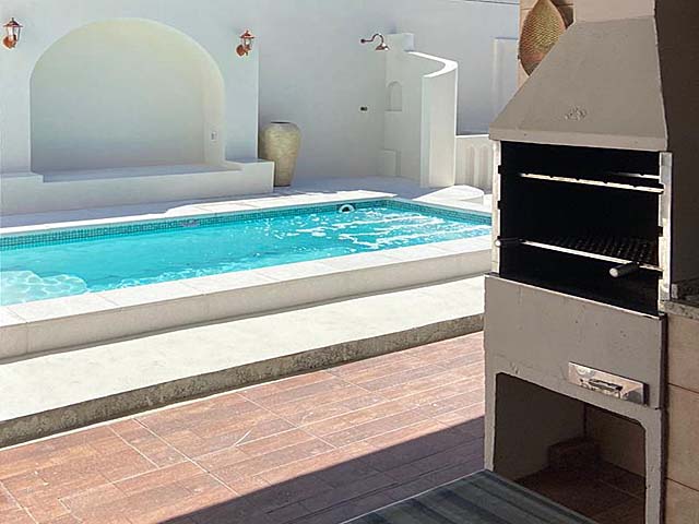 Piscina e ambiente da churrasqueira