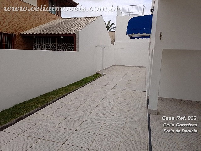 Pátio lateral esquerdo