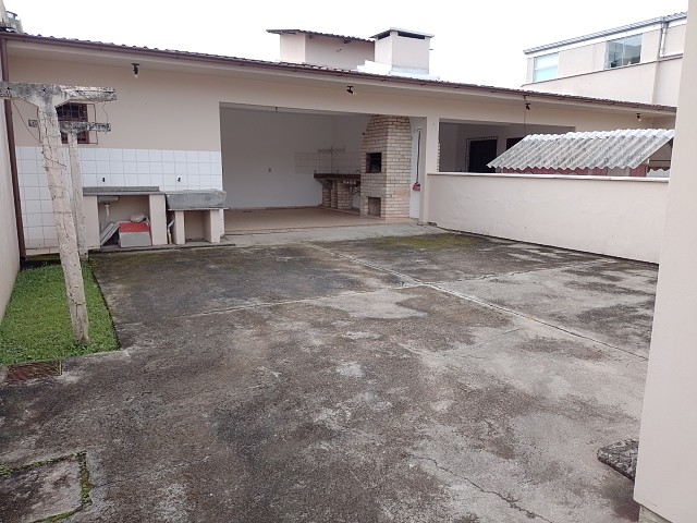 Pátio interno (ângulo churrasqueira)
