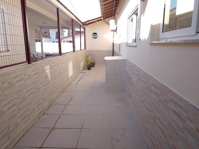 Pátio lateral (extensão da área de serviço)